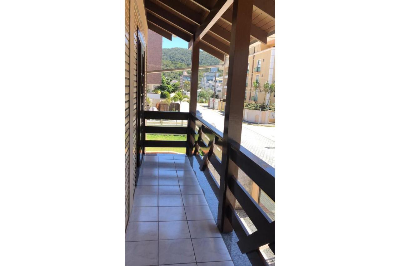 Casa em Bombinhas Próximo a Praia Exterior foto