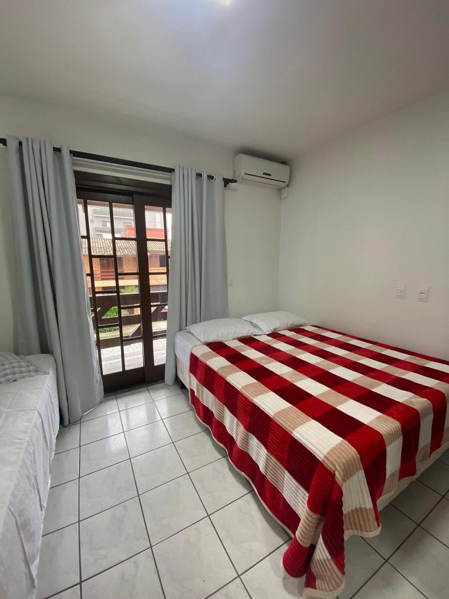 Casa em Bombinhas Próximo a Praia Exterior foto